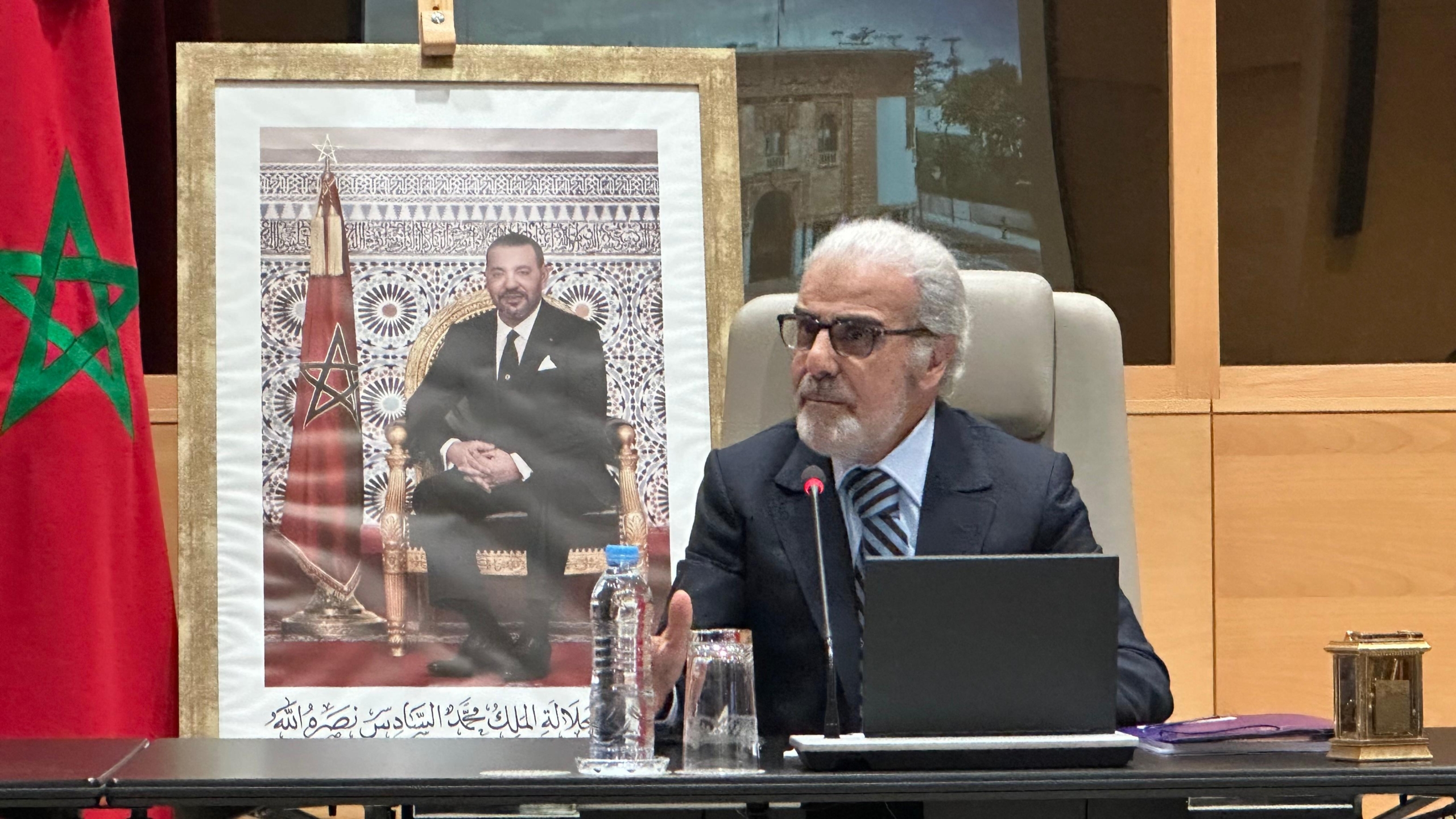 الجواهري يعلق على الهجرة الجماعية ويربط إبقاء سعر الفائدة بعدم حسم الحوار الاجتماعي