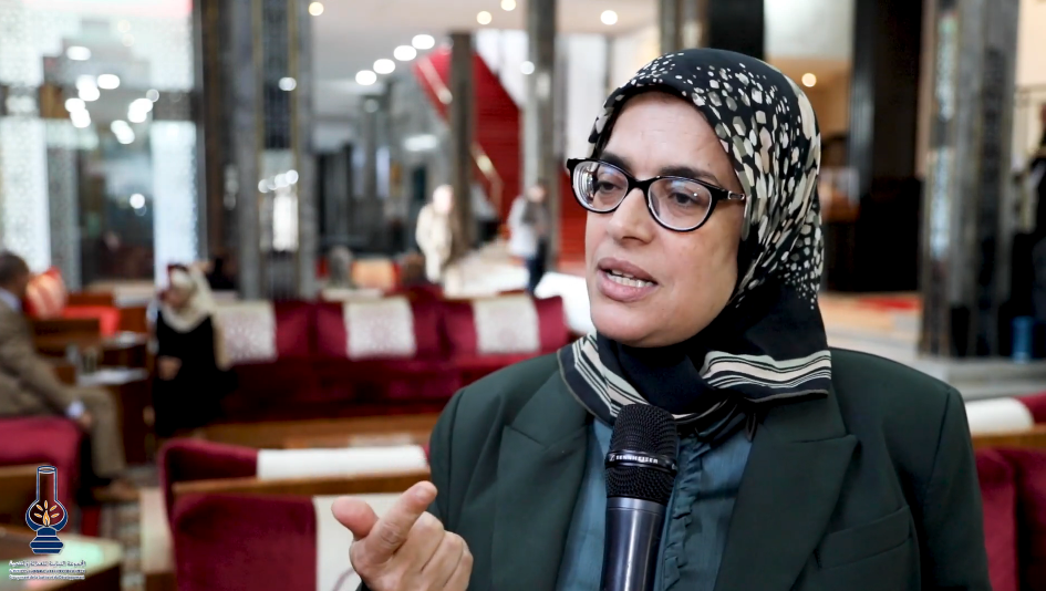 عفيف: إلزام التلميذات بسروال “جينز” مسّ بحق ارتداء الحجاب