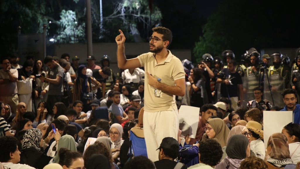 طلبة الطب يتأسفون على مواجهة “سلمية اعتصامهم” بـ”التطويق الأمني” و”الاعتقال”