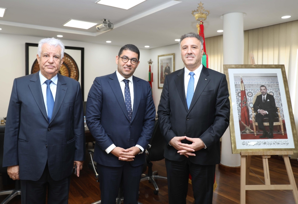 وزير الإعلام الفلسطيني يشيد بجهود الملك