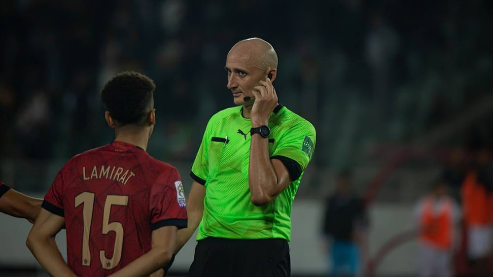 جدل التحكيم في البطولة الاحترافية.. “قضاة الملاعب” من سيء إلى أسوأ