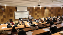 252 طالباً سحبوا ملفاتهم من الدكتوراه.. موظفو “التوقيت الميسر” يصعّدون ضد رسوم الجامعات