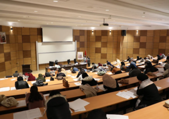 252 طالباً سحبوا ملفاتهم من الدكتوراه.. موظفو “التوقيت الميسر” يصعّدون ضد رسوم الجامعات