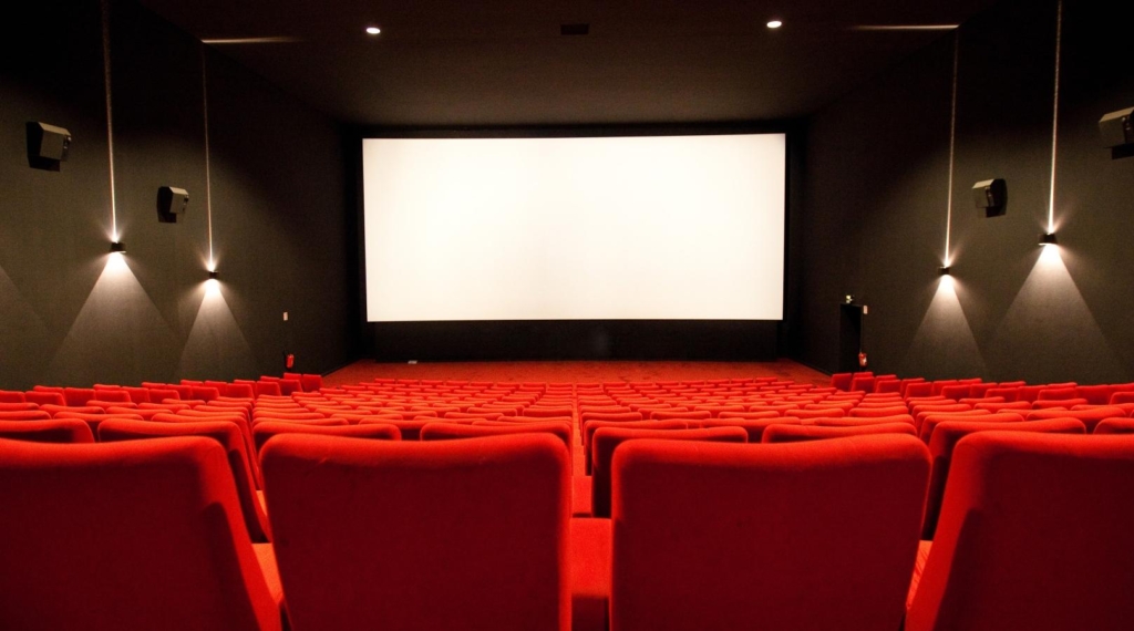 الأفلام المغربية تتوهج في أكتوبر بالقاعات السينمائية وسط زحمة الأفلام الأجنبية