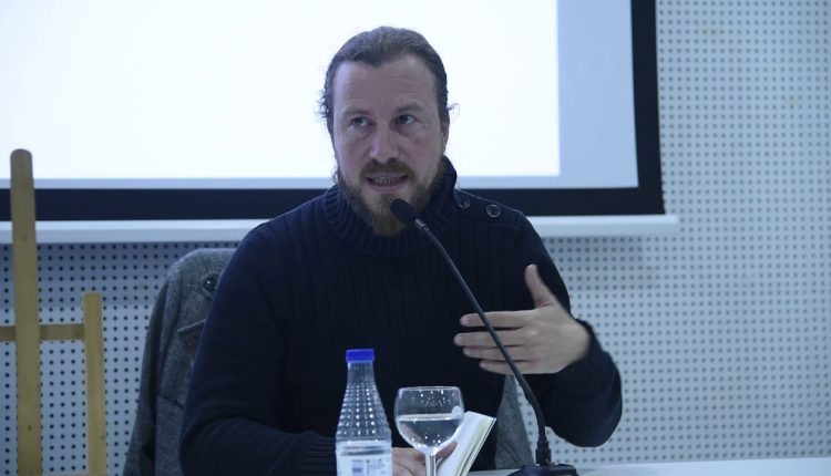 عثمان بنتريا: الرابط العميق مع طنجة يتيح لي التنقل بين هوياتي المختلفة