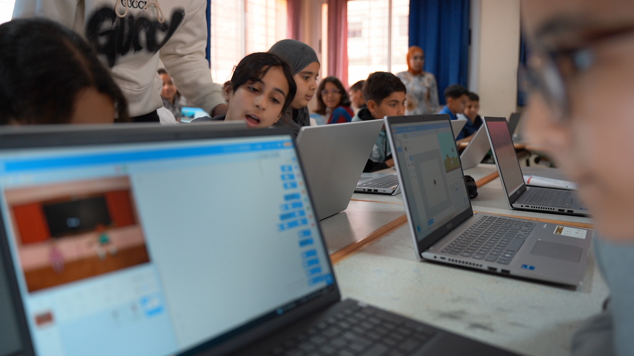 4560 تلميذا بتاونات يستفيدون من قافلة البرمجة للجميع