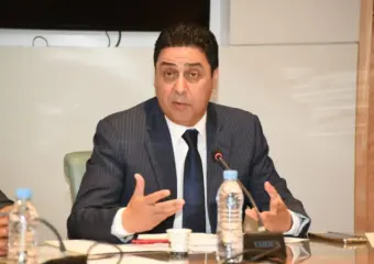 نمن هو عمر حجيرة الوزير المنتدب لدى وزير الصناعة؟