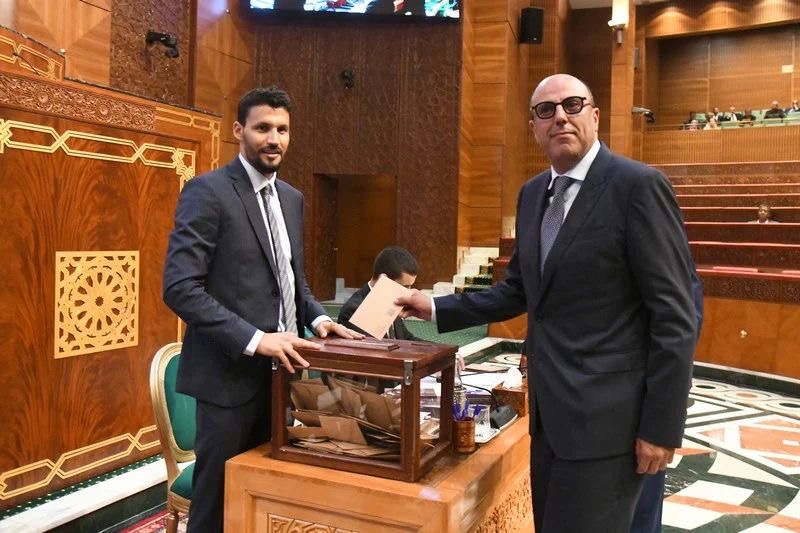 حسم أعضاء مكتب المستشارين وتحفظات على حداد وخلافات “الوردة” تربك الهيكلة