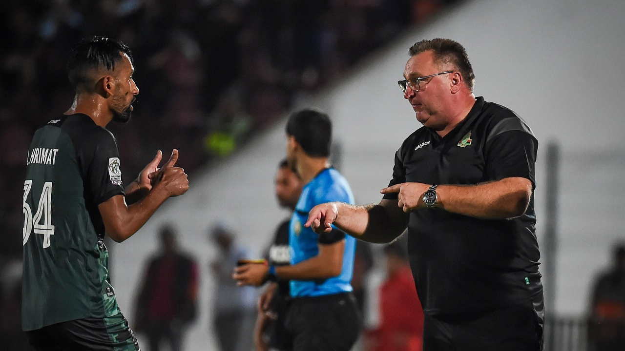 عدوى إقالة المدربين تنطلق مبكرا في الدوري الاحترافي المغربي