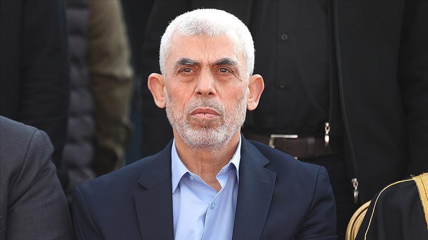 فلسطينيون يقيمون صلاة الغائب على السنوار في غزة