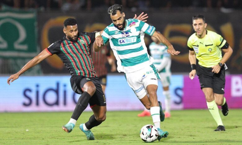 الجيش الملكي يطالب بفتح تحقيق في “الأخطاء التحكيمية” بالكلاسيكو ضد الرجاء