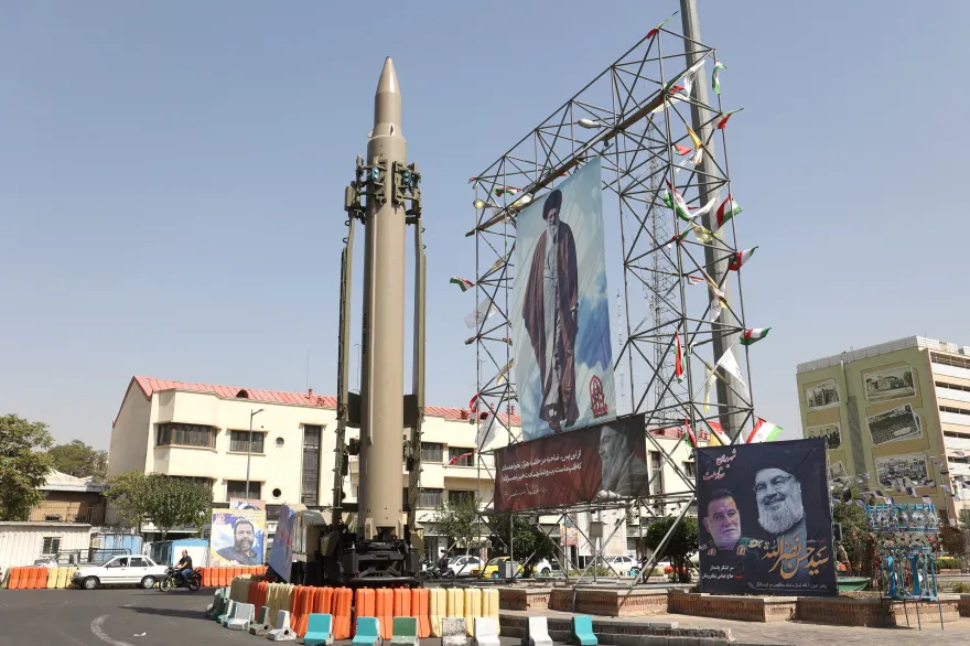 إيران تعتزم زيادة ميزانيتها العسكرية بنحو 200%