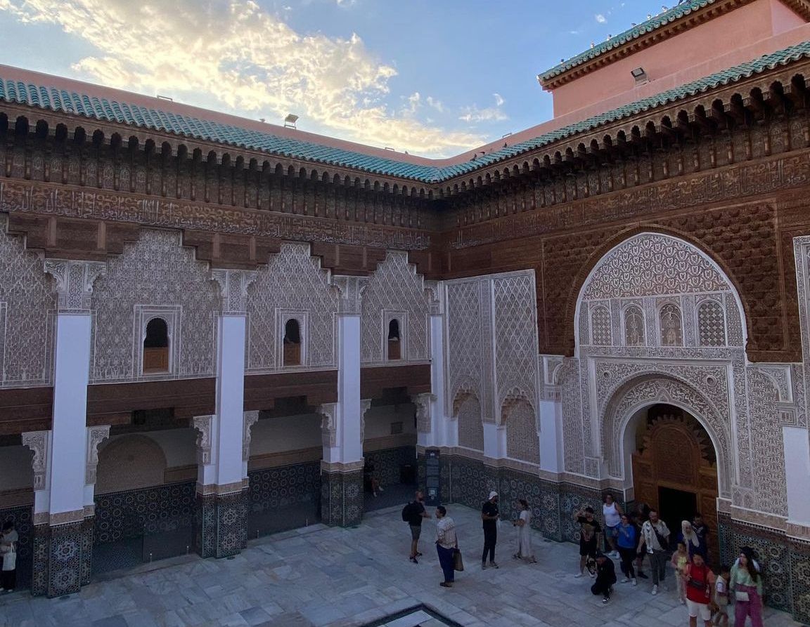 مدرسة “ابن يوسف” بمراكش.. حين يُدهش التاريخ المغربي السُياح ويهجره أصحابه