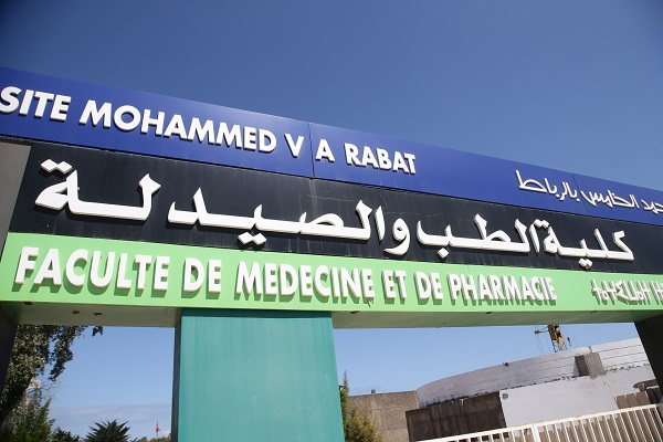 حَلٌ كَلَّف 44 أسبوع.. من يتحمل مسؤولية هدر موسم جامعي بكليات الطب؟