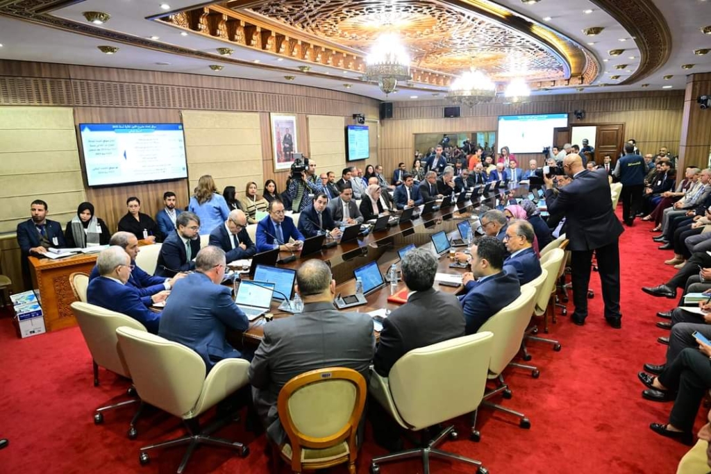 مستشارو الأغلبية يرفضون “التيئيس والعدمية” ويدعون لتسويق منجزات الحكومة