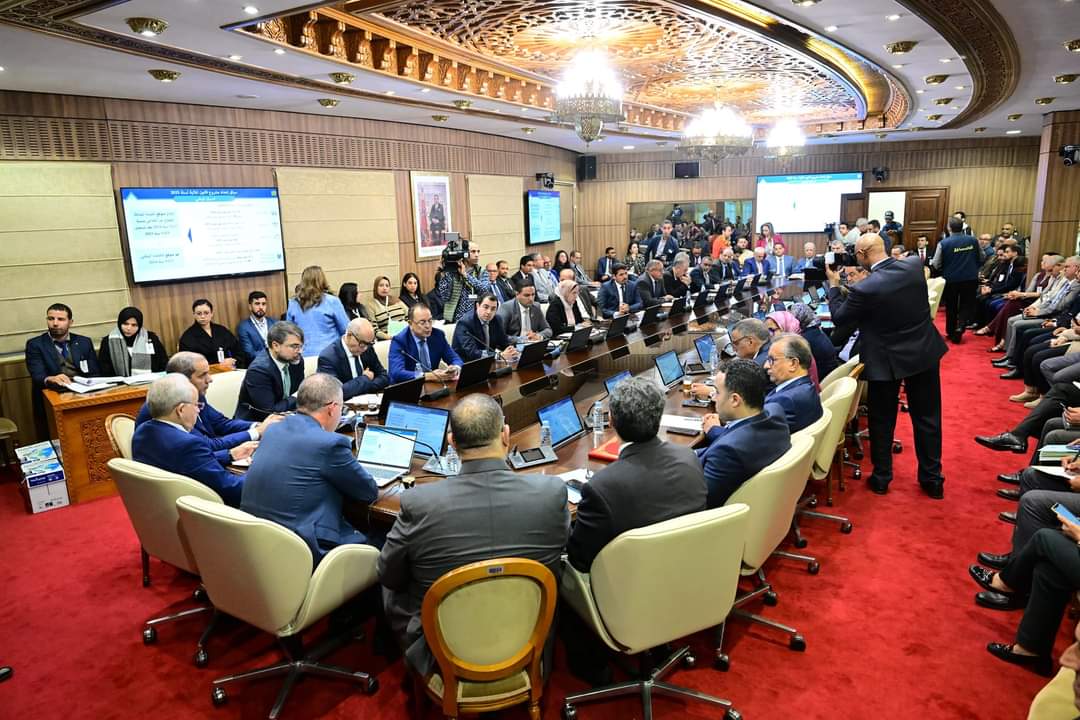 مستشارو الأغلبية يرفضون “التيئيس والعدمية” ويدعون لتسويق منجزات الحكومة