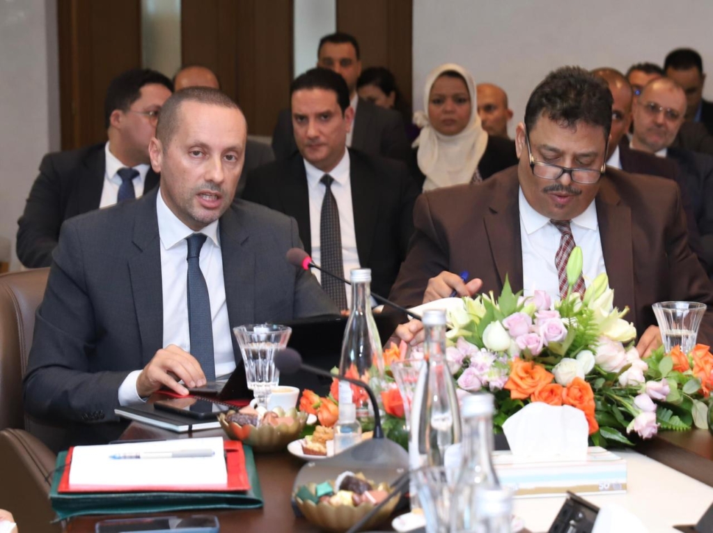 وزير الصحة يكشف أسباب غلاء الأدوية ويعِد بإعادة النظر في معايير الأسعار
