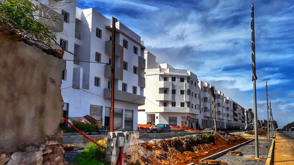 “تَعطُّل” تشييد المباني العالية يُحفِّز “الزحف الإسمنتي” على الأراضي الفلاحية