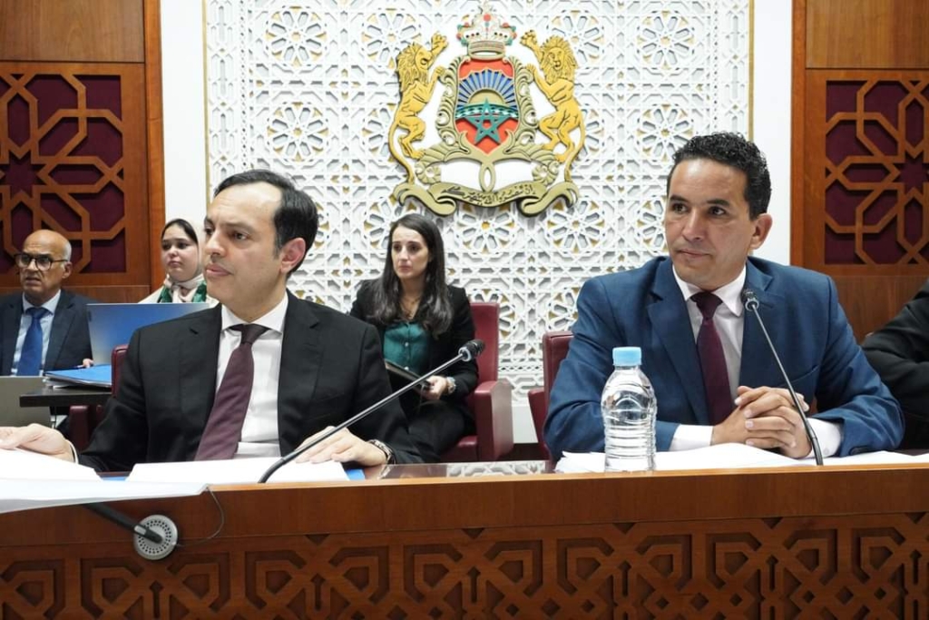 الحكومة تقلص آجال إعلان الإضراب والتفاوض في القطاعين العام والخاص