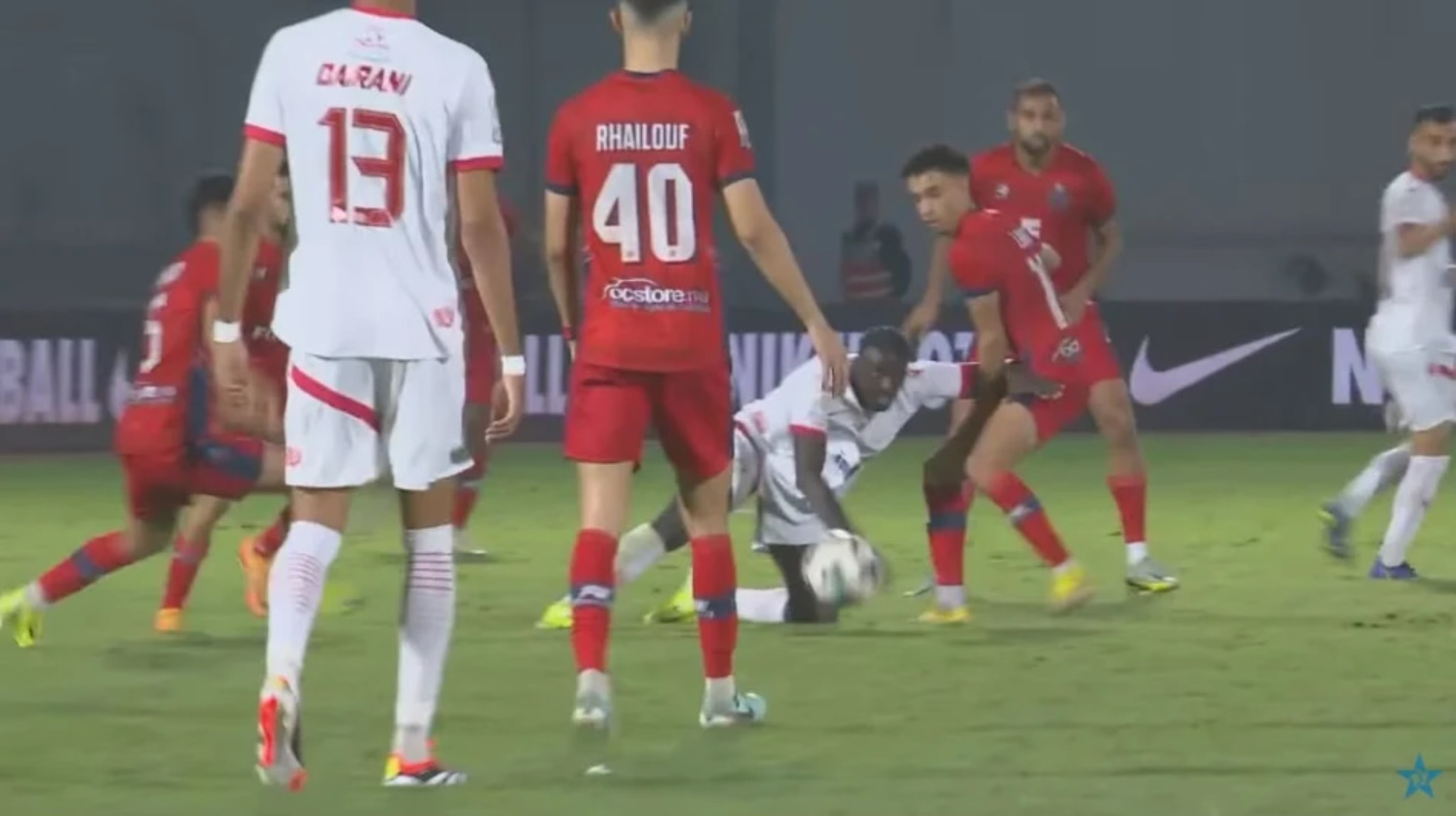 قرار الفار يُشعل الجدل: جماهير الوداد تنتقد تبريرات رضوان جيد