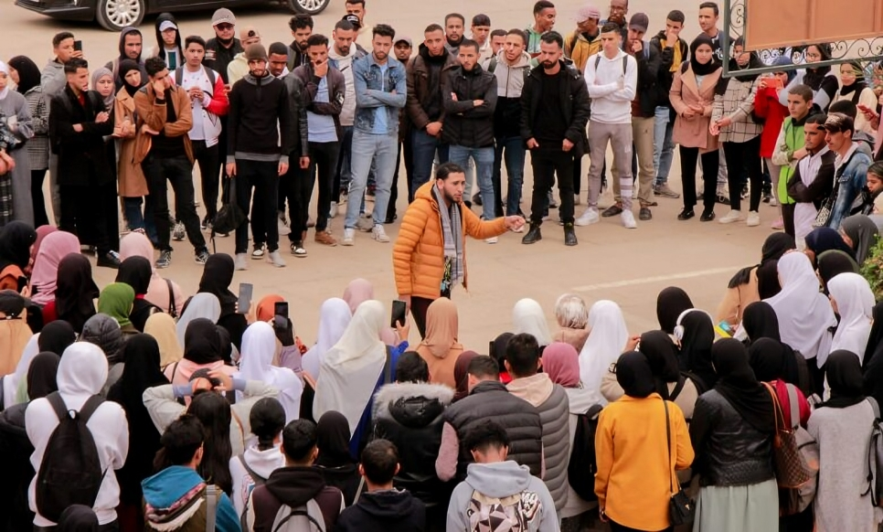 غضب طلبة الماستر من تأخر صرف المنح ومكتب الأعمال الجامعية: مسألة وقت فقط