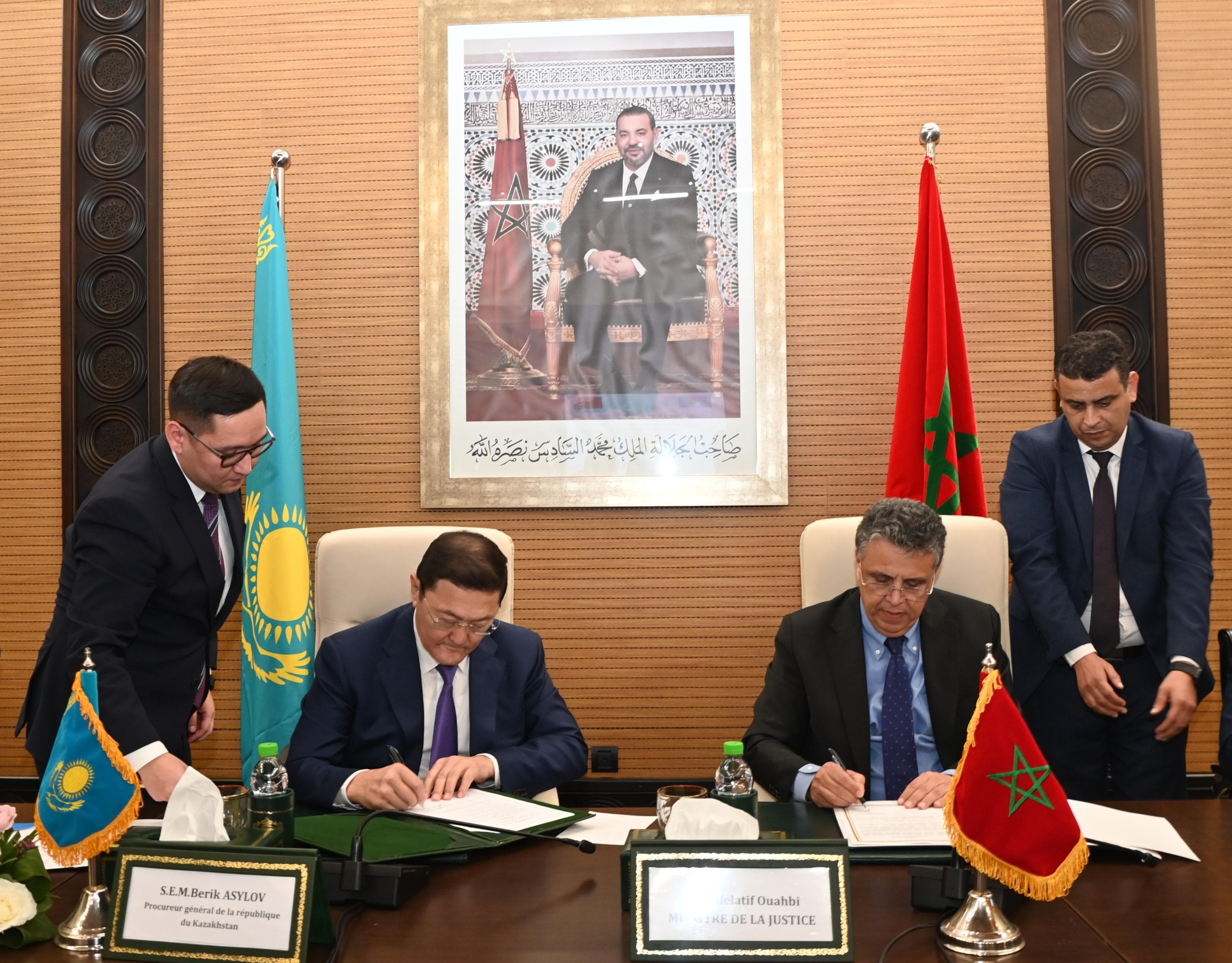 المغرب وكازاخستان يوقعان ثلاث اتفاقيات بالميدان الجنائي