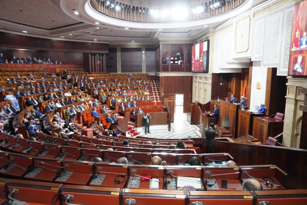 تعديل المراسيم بقوانين يشعل البرلمان والطالبي يحيل الجدل على المحكمة الدستورية