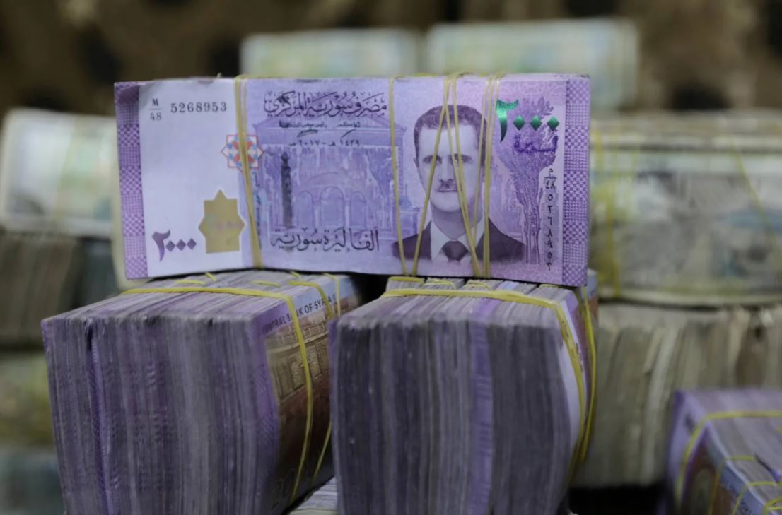 الليرة السورية أمام رحلة طويلة لإعادة بناء احتياطات جديدة