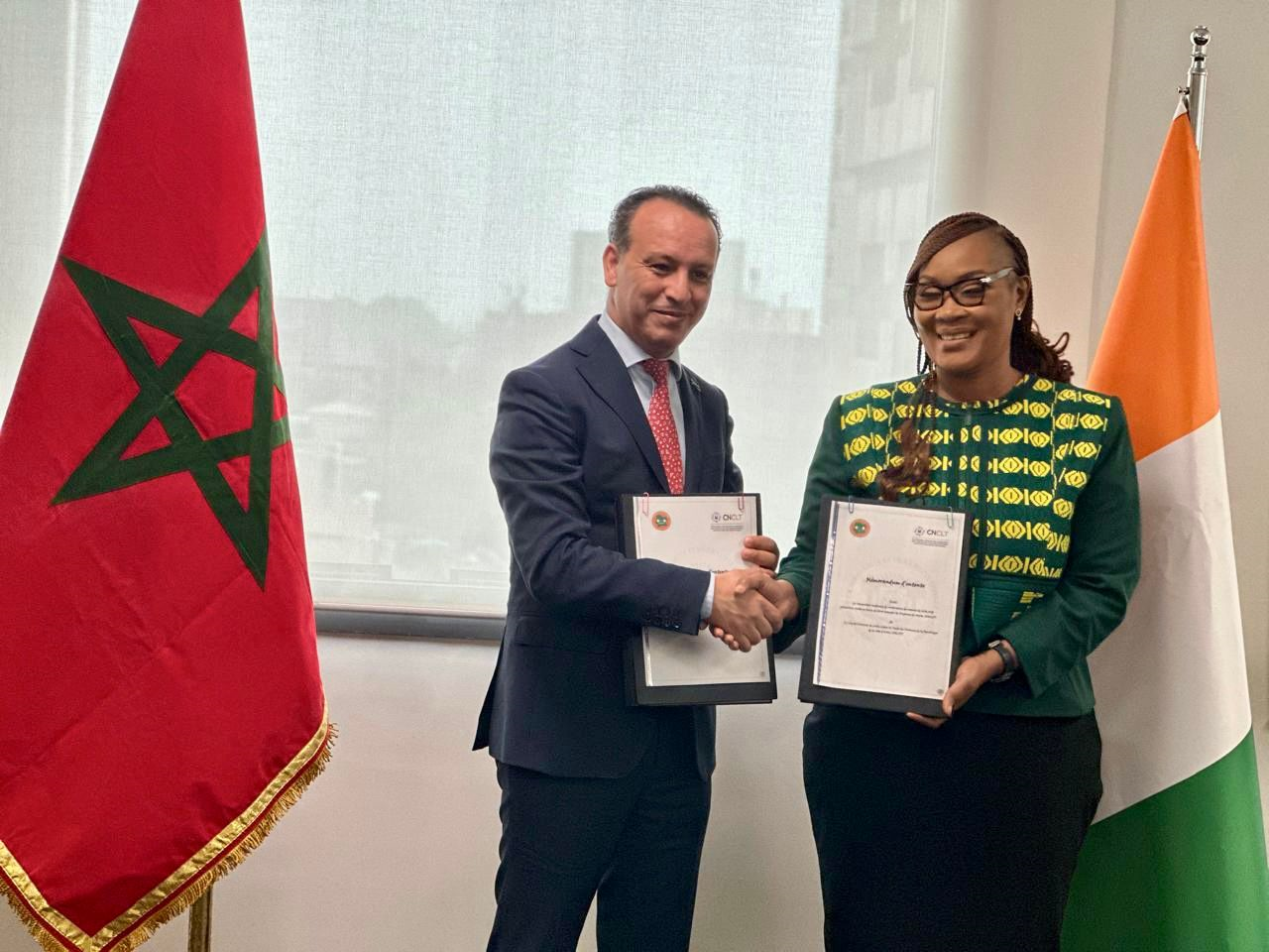 المغرب وكوت ديفوار يوقعان مذكرة تفاهم لمكافحة الاتجار بالبشر