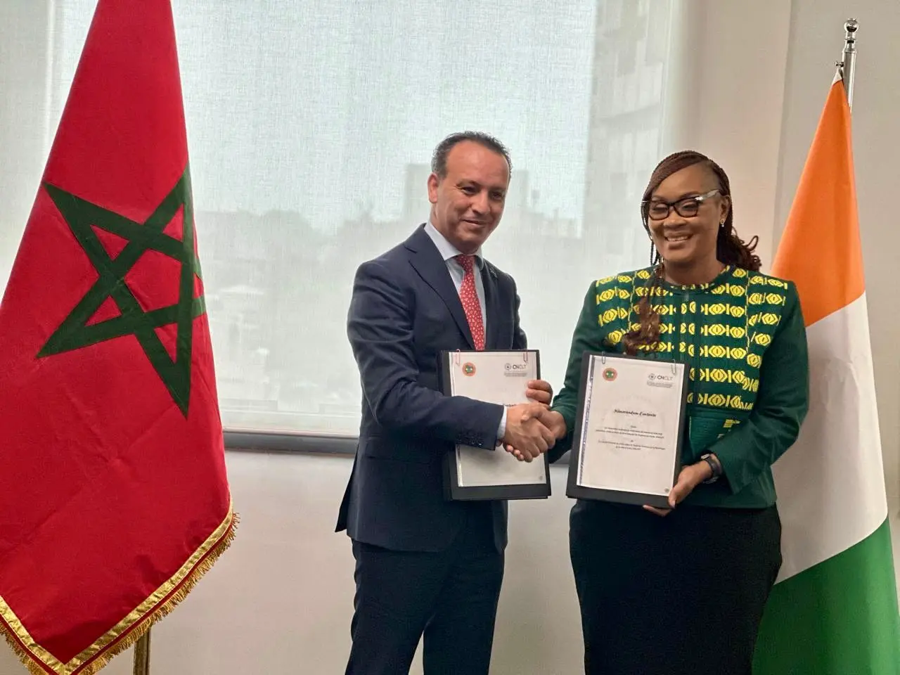 المغرب وكوت ديفوار يوقعان مذكرة تفاهم لمكافحة الاتجار بالبشر