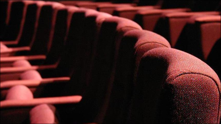 صُنّاع السينما يدافعون عن الأفلام التجارية ويرفضون وصفها بـ”الرديئة”