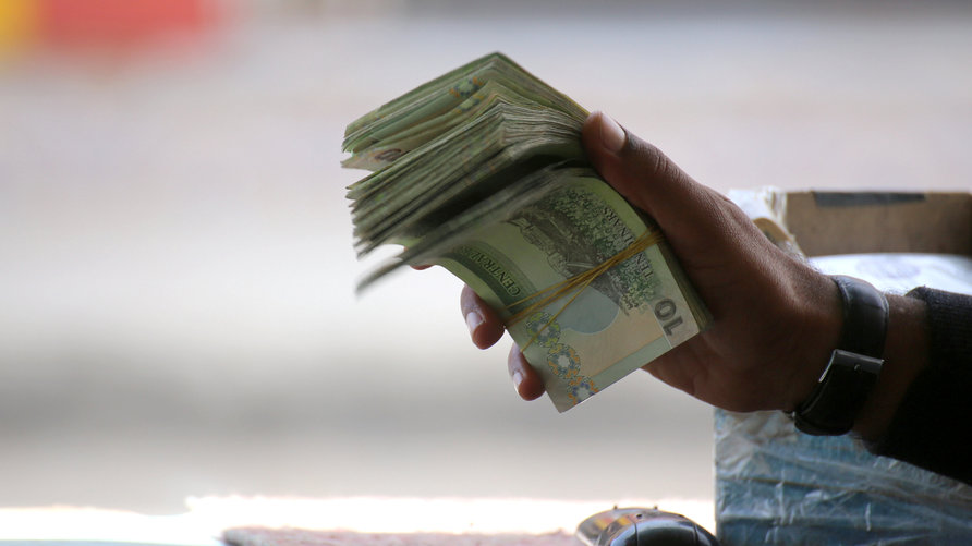 تونس وديونها الثقيلة.. هل يفلح “التعويل على الذات” في 2025؟