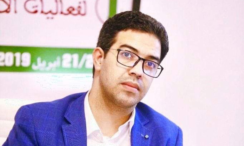 لطيفة أحرار: عنوان للتميز رغم الضجيج