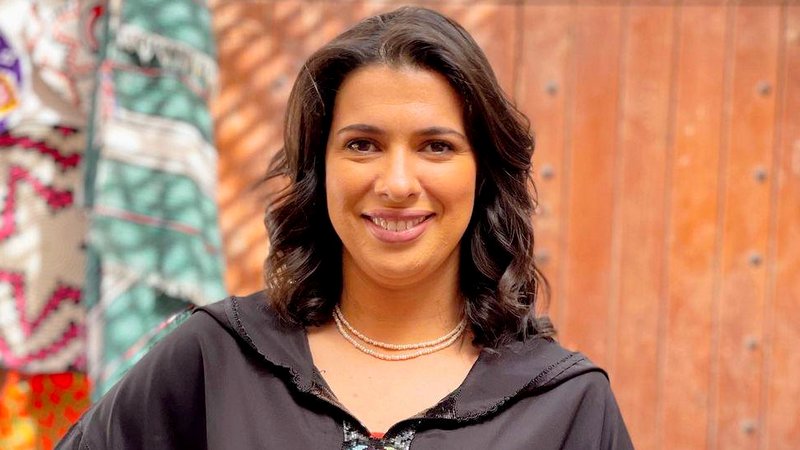 مونية لمكيمل بشخصية مهتزة وانطوائية في سلسلة “الحاج الطاهر”