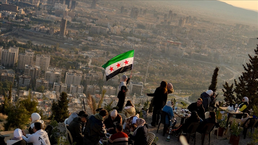 جبل قاسيون.. من مربض لمدفعية الأسد إلى متنزه للسوريين