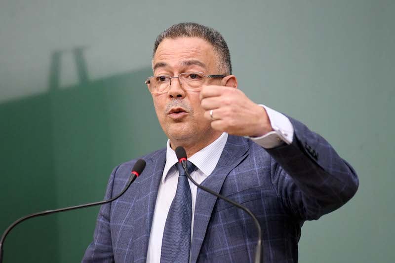لقجع: العفو الضريبي يمهد الطريق لإعادة الاندماج في النسيج المهيكل