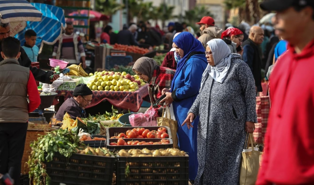 الحكومة تتعهد بتموين كاف للأسوق في رمضان وزجر المضاربين والمحتكرين