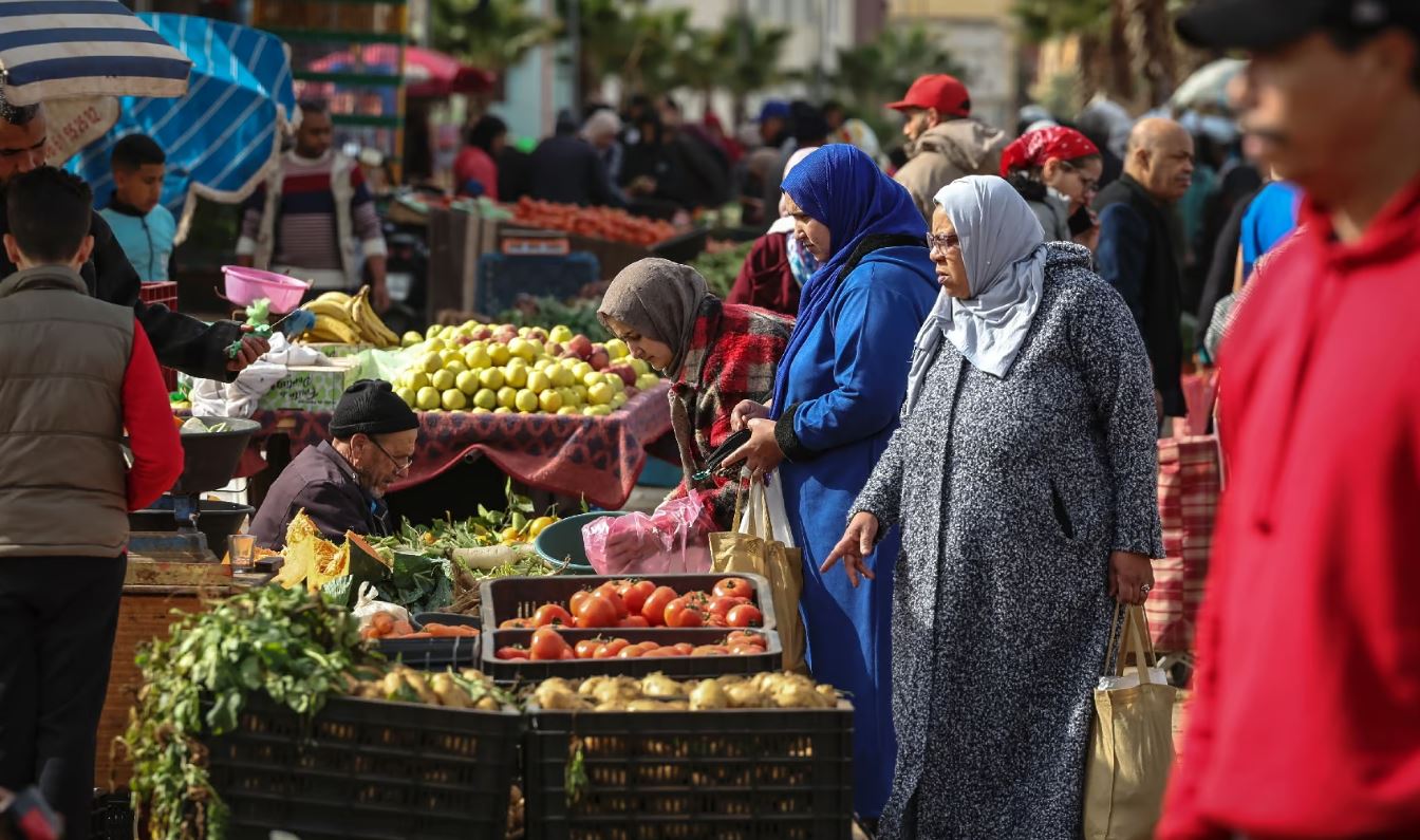 الحكومة تتعهد بتموين كاف للأسوق في رمضان وزجر المضاربين والمحتكرين