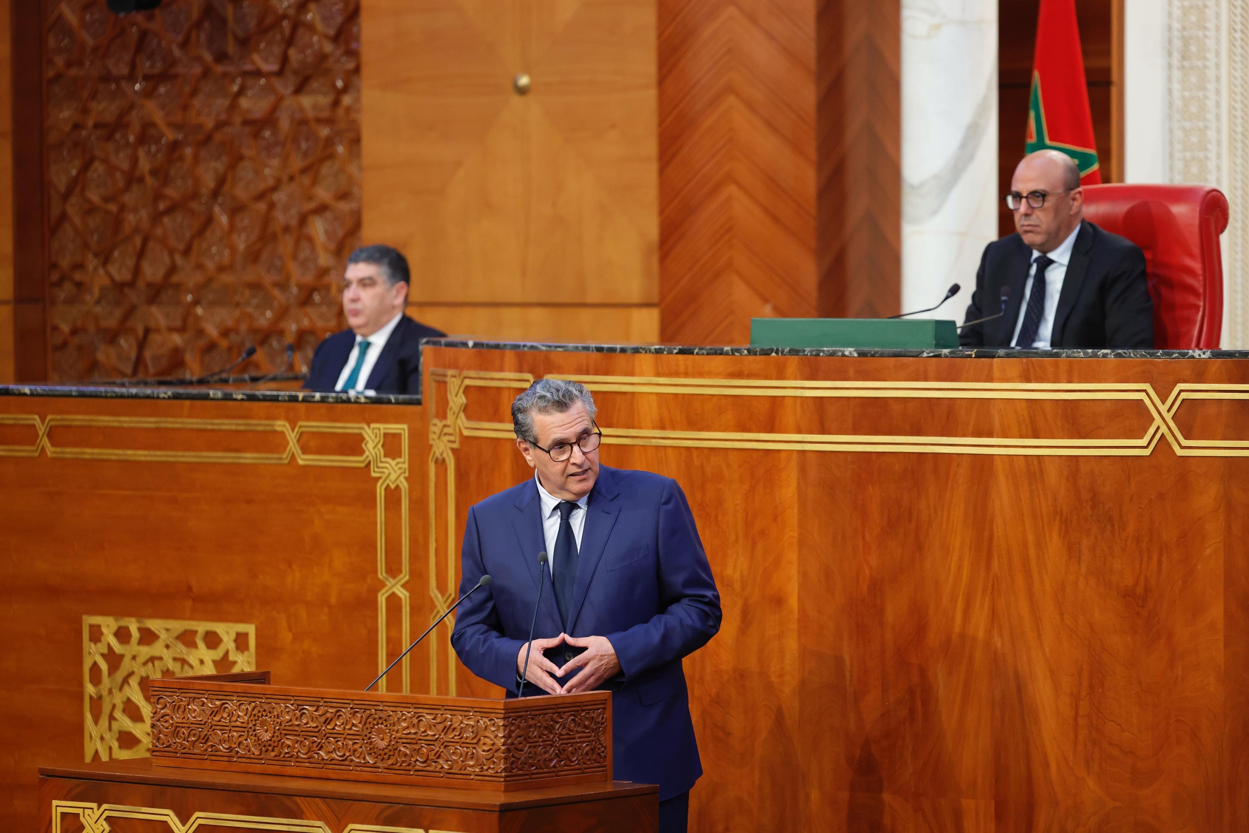 أخنوش عن قرب إخراج قانون الإضراب: لحظة تاريخية وعلاقتنا بالنقابات أكبر منه