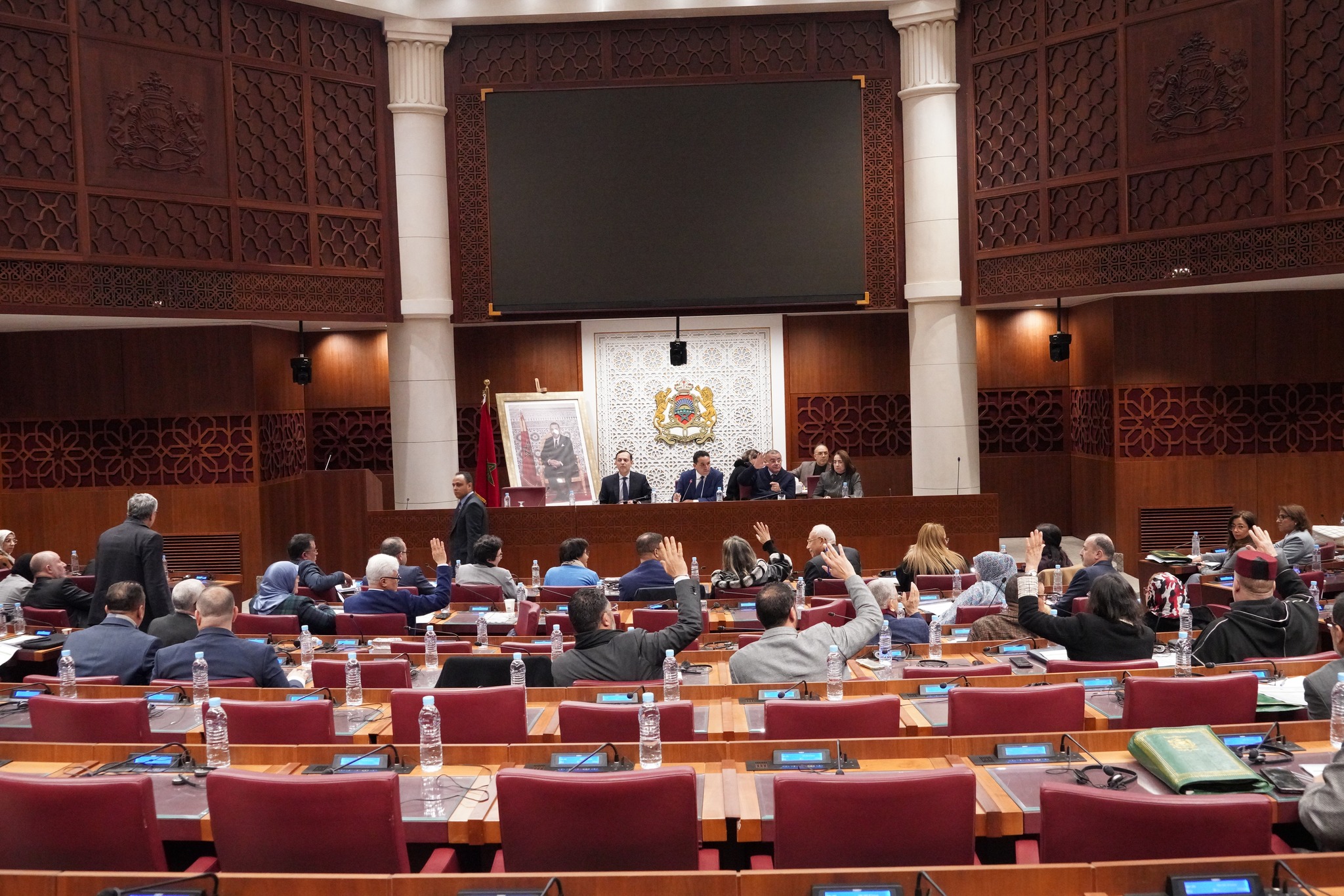 قانون الإضراب.. المعارضة تنبه لانتكاسة حقوقية والأغلبية تمدح شجاعة الحكومة