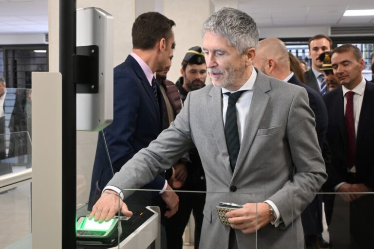 مدريد تطوّق مليلية المحتلة بـ”العبور الإلكتروني” وتحدد موعد دخوله الخدمة
