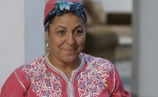 فضيلة بنموسى ترتدي قبعة “السيناريست” في سلسلة “فيها خير”