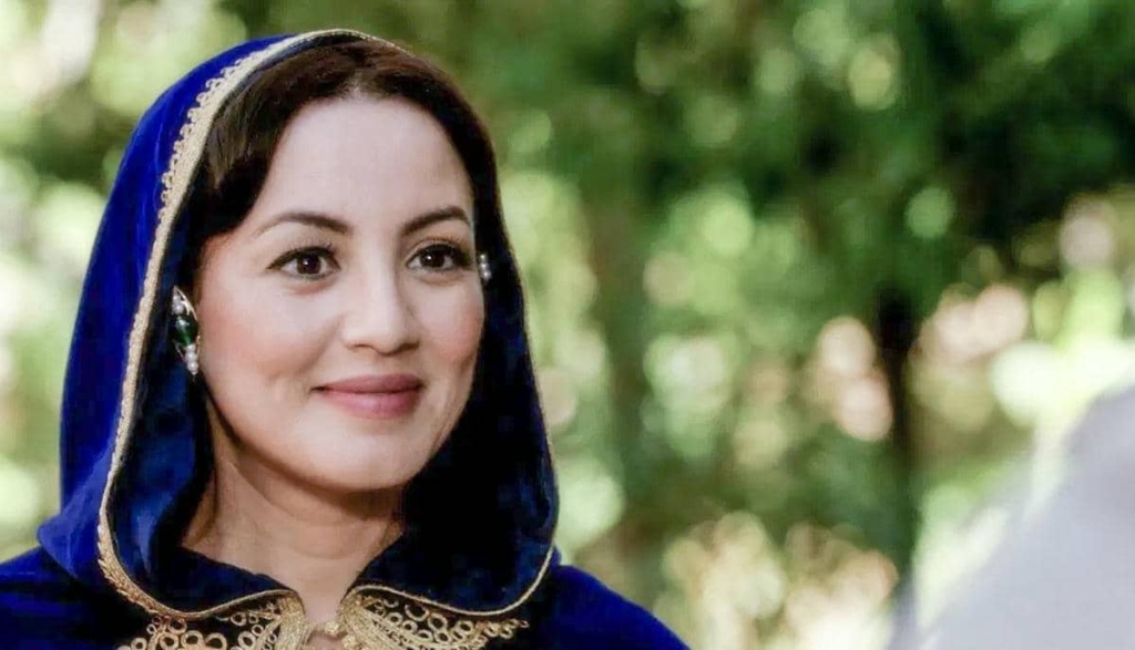 سناء عكرود تعود للسفر عبر الزمن بتِيمة “الحكايات الشعبية”
