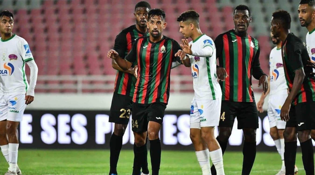 الكلاسيكو يسرق أضواء الجولة الـ22 وسباق ناري بقمة الترتيب