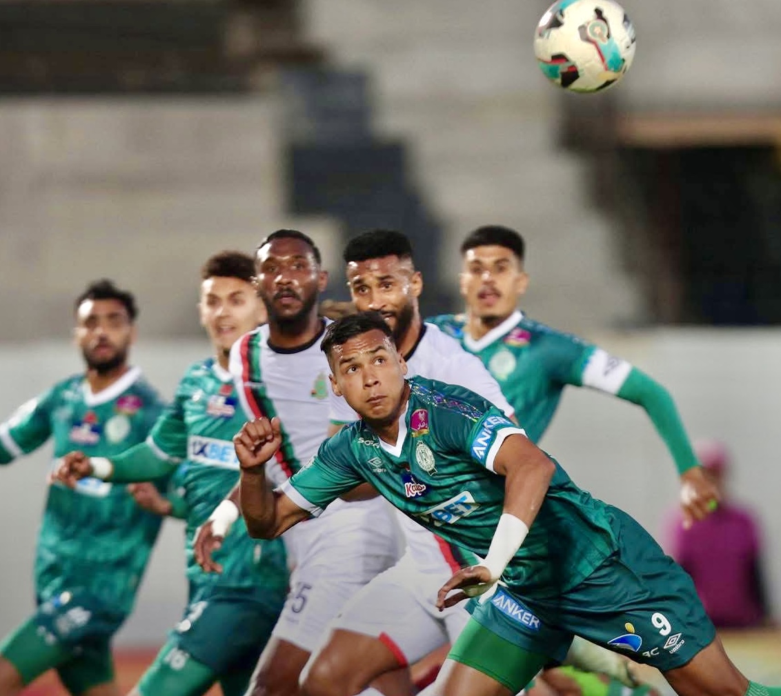 سيناريو الذهاب يتكرَّر.. البياض يحسم “كلاسيكو” الجيش والرجاء