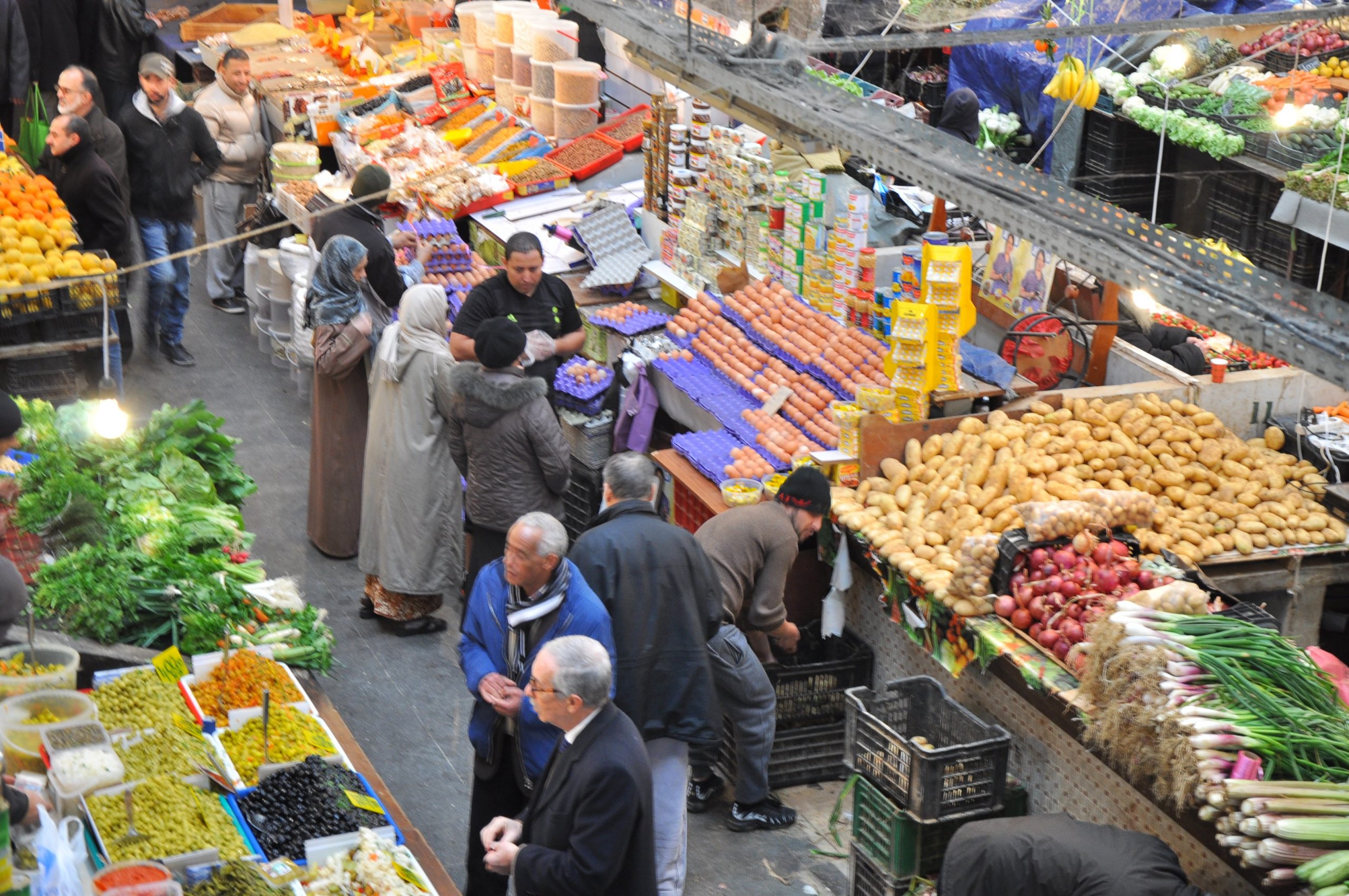 الحكومة تسهر على تموين الأسواق وتشدد مراقبة الأسعار في رمضان