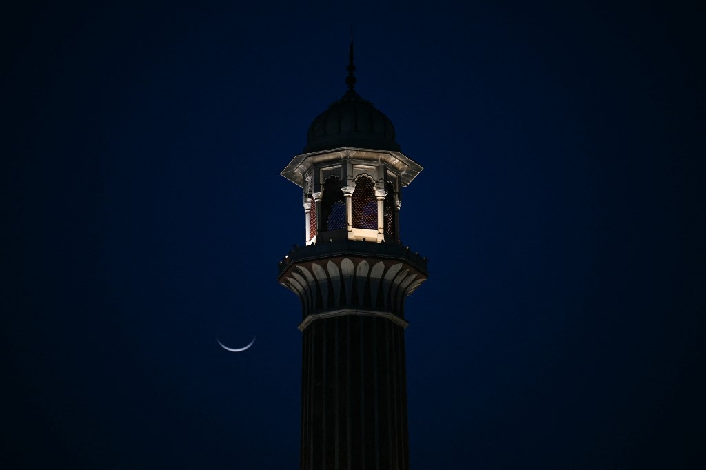 السعودية تعلن يوم غد السبت أول أيام رمضان
