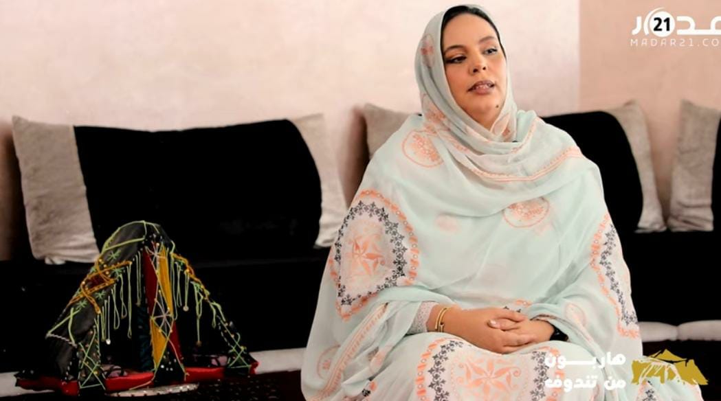 هاربون من تندوف.. عائشة تروي تفاصيل جحيم طفولتها بالمخيمات