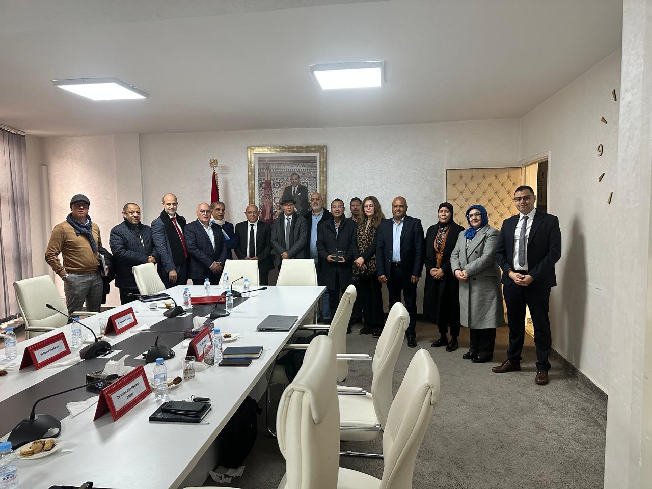وكالة الأدوية تجتمع مع نقابات الصيادلة