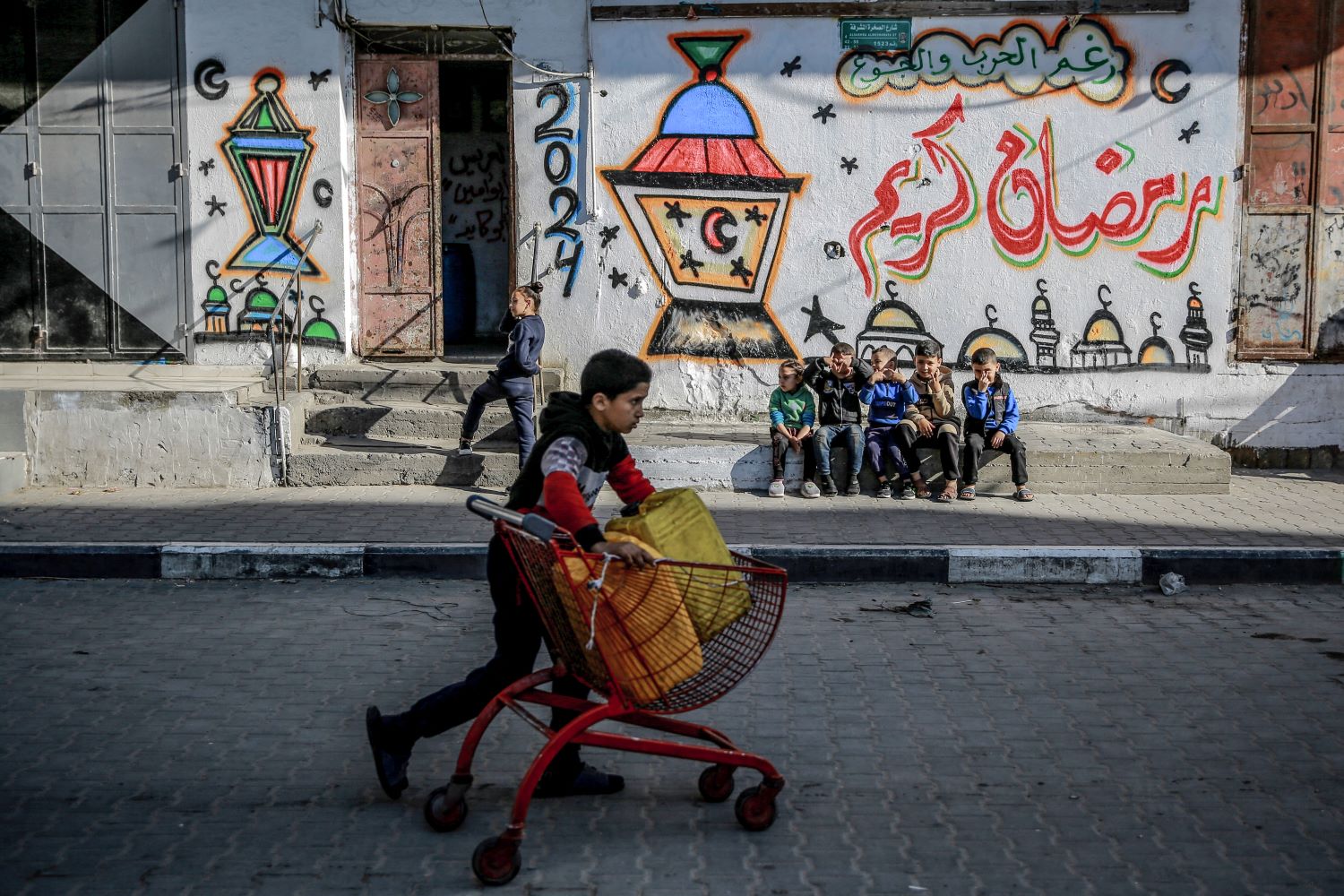 مع إغلاق المعابر في غزة.. كيف يعيش سكان القطاع أيام رمضان؟